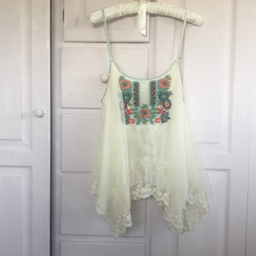 Double d ranch embroidered feminine tank top